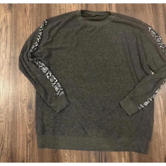 Wildfox Gray Oversized Pullover with Snakeskin striped sleeves sz Xs - Picture 1 of 4